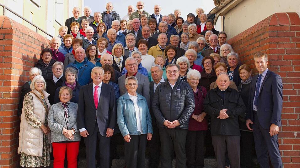 Der Seniorenclub Simbach feierte 55. Jubiläum. Der Seniorenclub Simbach feierte 55. Jubiläum.
