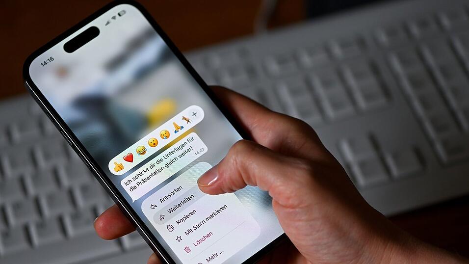 Verstößt das Weiterleiten privater Chat-Nachrichten gegen die Europäische Datenschutzgrundverordnung? (Symbolbild) Verstößt das Weiterleiten privater Chat-Nachrichten gegen die Europäische Datenschutzgrundverordnung? (Symbolbild)