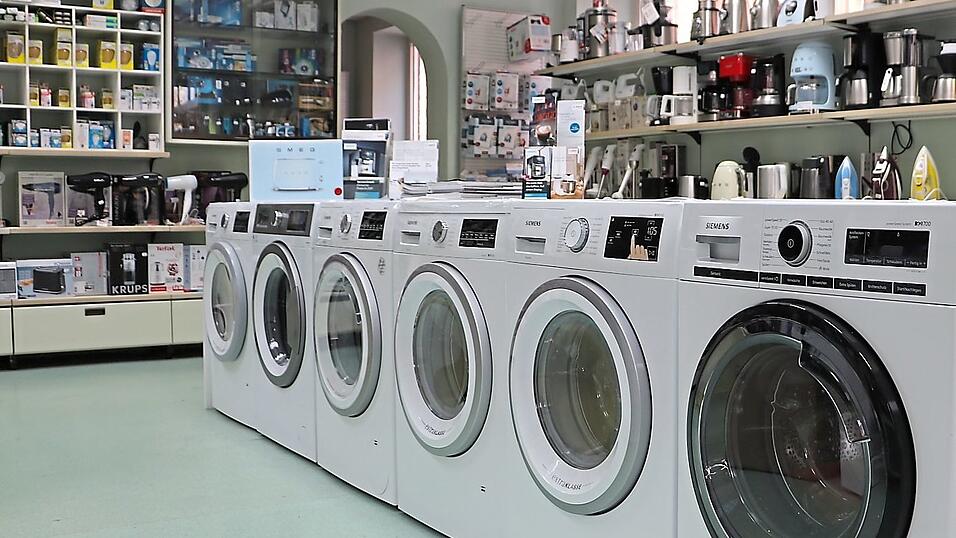 Auch Waschmaschinen haben aktuell längere Lieferzeiten. Auch Waschmaschinen haben aktuell längere Lieferzeiten.