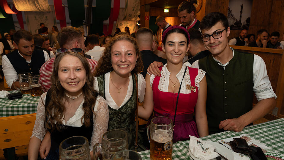 Die Partybilder vom Samstag, 17. August, aus dem Festzelt Weckmann. Die Partybilder vom Samstag, 17. August, aus dem Festzelt Weckmann.