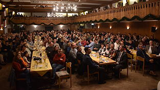 Mit rund 800 Besuchern war der Festsaal der Brauhausstuben beinahe bis auf den letzten Platz besetzt.