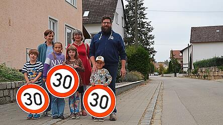 Tempo 30 in Oberpindhart - das fordern Josef Geier und seine Mitstreiter. Tempo 30 in Oberpindhart - das fordern Josef Geier und seine Mitstreiter.
