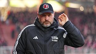 Steffen Baumgart hat seinen Vertrag als Chefcoach bei Union Berlin verlängert. (Archivbild) Steffen Baumgart hat seinen Vertrag als Chefcoach bei Union Berlin verlängert. (Archivbild)