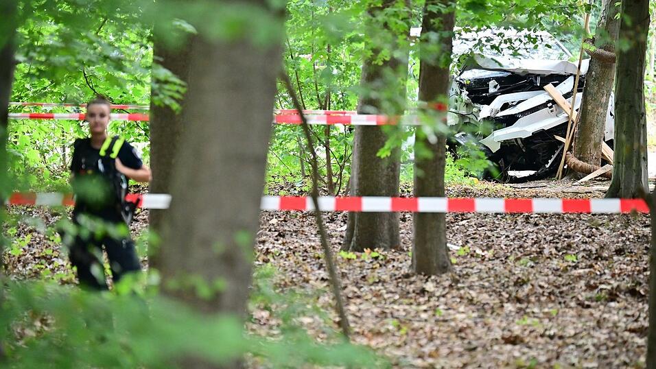 Tatfahrzeug: Mit diesem Fahrzeug fuhr der mutma&szlig;liche T&auml;ter am Rande des Tiergartens in eine Menschenmenge.