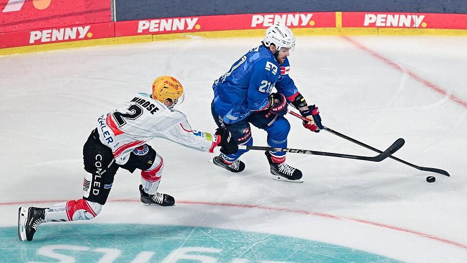 Die Adler Mannheim und die Fischtown Pinguins aus Bremerhaven lieferten sich einen harten Fight.