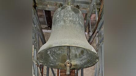 Diese Glocke ist eine von insgesamt f&uuml;nf in der Pfarrkirche Sankt Englmar.