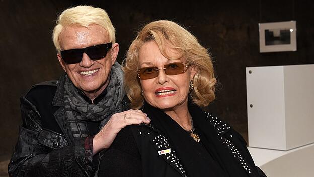 Heino (l.) versteigert 1.200 Erinnerungsst&uuml;cke aus seiner Ehe mit Hannelore. (Archivbild)