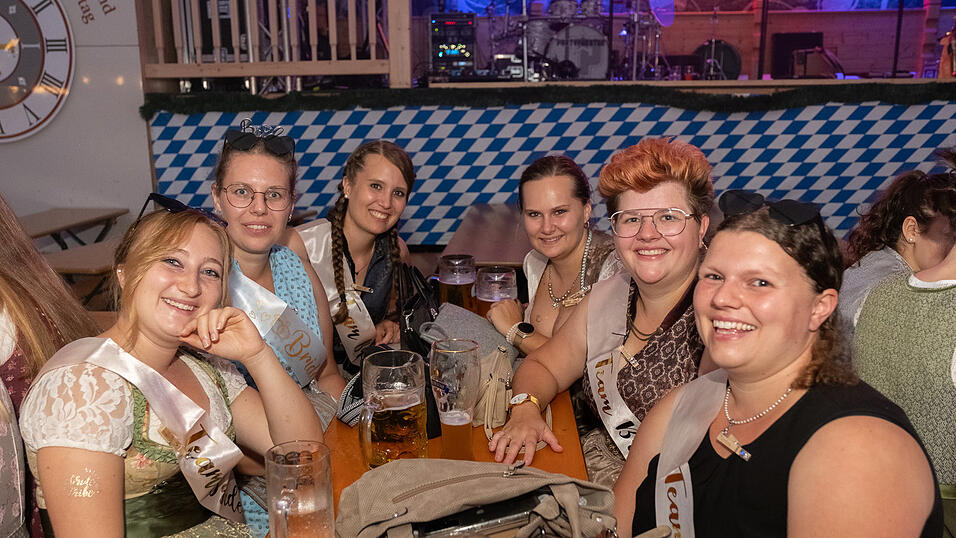 Die Partybilder vom Sonntag, 13. August 2023, aus dem Festzelt Reisinger. Die Partybilder vom Sonntag, 13. August 2023, aus dem Festzelt Reisinger.