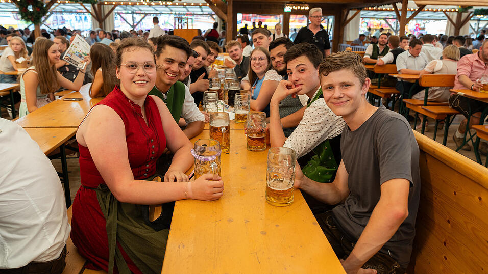 Die Partybilder vom Montag, 21. August 2023, aus dem Festzelt Nothaft. Die Partybilder vom Montag, 21. August 2023, aus dem Festzelt Nothaft.