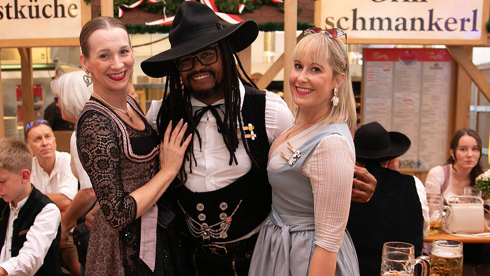 Die Partybilder vom Freitag, 8. August, aus dem Festzelt Greindl. Die Partybilder vom Freitag, 8. August, aus dem Festzelt Greindl.