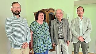 Dimitri Borodin, Annelies Huber (beide Haus International), Holger Peters (Diakonie) und Daniel Vomberg (Caritas) erl&auml;uterten, welche Einschnitte mit dem Entwurf der neuen Beratungs- und Integrationsrichtlinie der Staatsregierung diskutiert werden - und was diese f&uuml;r die Fl&uuml;chtlings- und Integrationsberatung in Stadt und Landkreis Landshut bedeuten w&uuml;rden.
