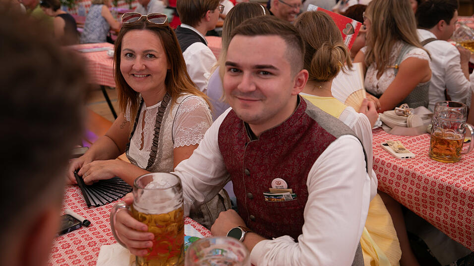 Die Partybilder vom Dienstag, 12. August, aus dem Festzelt Greindl. Die Partybilder vom Dienstag, 12. August, aus dem Festzelt Greindl.