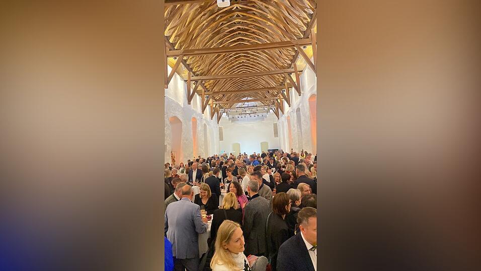 Im Rittersaal fanden die Festspielbesucher Unterschlupf. Im Rittersaal fanden die Festspielbesucher Unterschlupf.