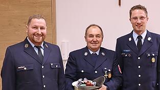 Vorsitzender Franz Obergaulinger, Martin Geltinger, Kommandant Florian Kobold.
