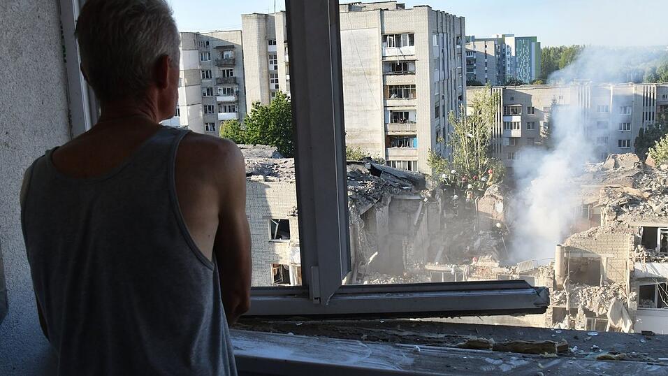 Bei den russischen Luftangriffen auf die Ukraine wird immer wieder auch zivile Infrastruktur getroffen. Bei den russischen Luftangriffen auf die Ukraine wird immer wieder auch zivile Infrastruktur getroffen.
