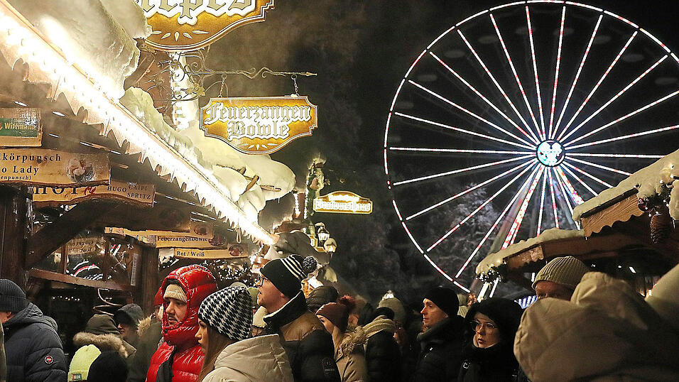 Dem Wunsch der Schausteller, den Christkindlmarkt am 23. Dezember nicht mehr zu öffnen, verweigerte der Dultsenat mehrheitlich die Zustimmung. Dem Wunsch der Schausteller, den Christkindlmarkt am 23. Dezember nicht mehr zu öffnen, verweigerte der Dultsenat mehrheitlich die Zustimmung.