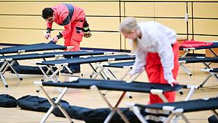 Kurzfristig wurden für die Betroffenen des Stromausfalls Notunterkünfte eingerichtet. Kurzfristig wurden für die Betroffenen des Stromausfalls Notunterkünfte eingerichtet.