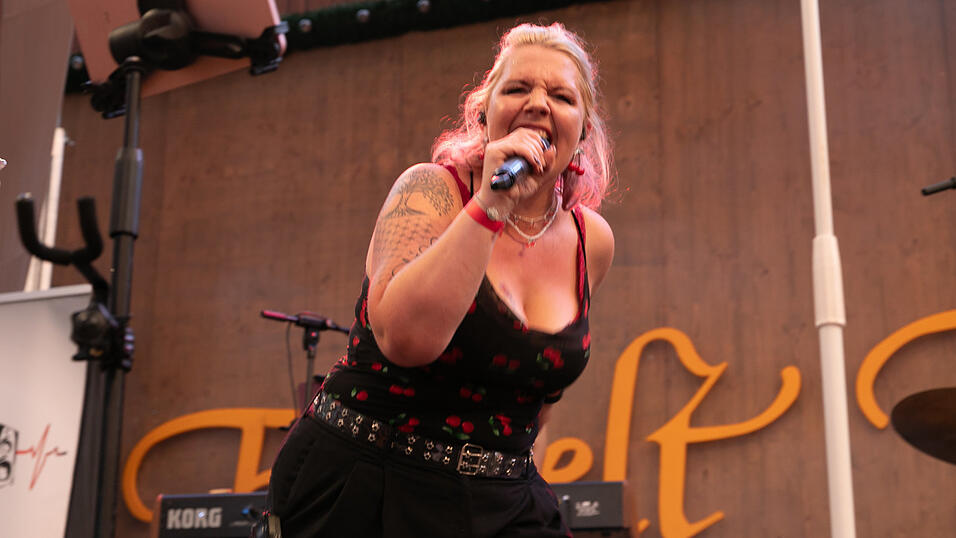 Die Partybilder vom Dienstag, 12. August, aus dem Festzelt Krönner. Die Partybilder vom Dienstag, 12. August, aus dem Festzelt Krönner.