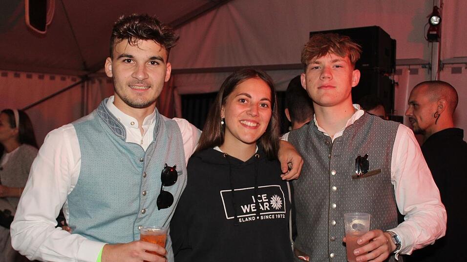 Zur Musik von Headless wurde ausgelassen gefeiert.