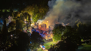 Das ehemalige Jagdschloss geriet wohl durch einen technischen Defekt in Brand. 