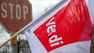 Die Gewerkschaft Verdi ruft zum zweiten Mal in diesem Jahr zu einem bundesweiten Warnstreik im &Ouml;PNV auf. (Archivbild)