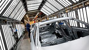 Deutsche Unternehmen haben viele Jobs ins Ausland verlagert, vor allem in die Produktion (Archivbild) Deutsche Unternehmen haben viele Jobs ins Ausland verlagert, vor allem in die Produktion (Archivbild)