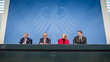 Zum Schluss dürfte es wieder eine Pressekonferenz geben. Zum Schluss dürfte es wieder eine Pressekonferenz geben.