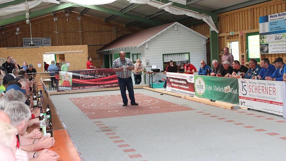 Trotz einer 3:1-F&uuml;hrung mussten sich die Buam aus dem Lamer Winkel am Ende dem TSV Hartpenning verdient mit 3:7 geschlagen geben.