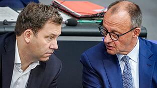 Während Finanzminister Lars Klingbeil (l.) aufgeschlossen für Steuererhöhungen ist, sagt Kanzler Friedrich Merz: Nein.