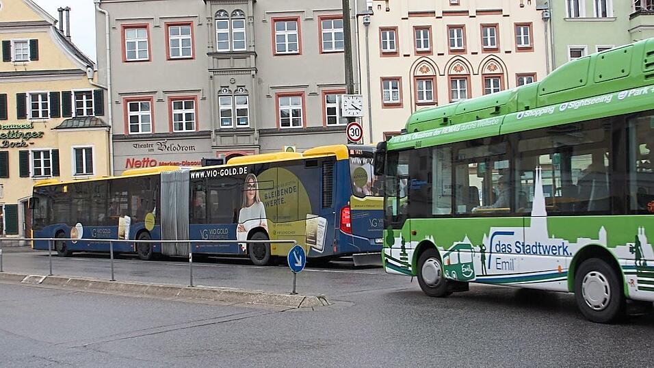 Dem ÖPNV fehlt es an Attraktivität ist man sich im Stadtrat einig.