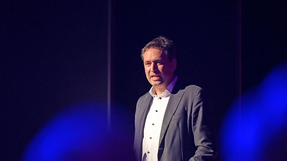 Justizminister Georg Eisenreich (CSU) ist besorgt, denn strafbarer Hass und Hetze haben in Bayern ein erschreckendes Ausma&szlig; erreicht. (Archivbild)