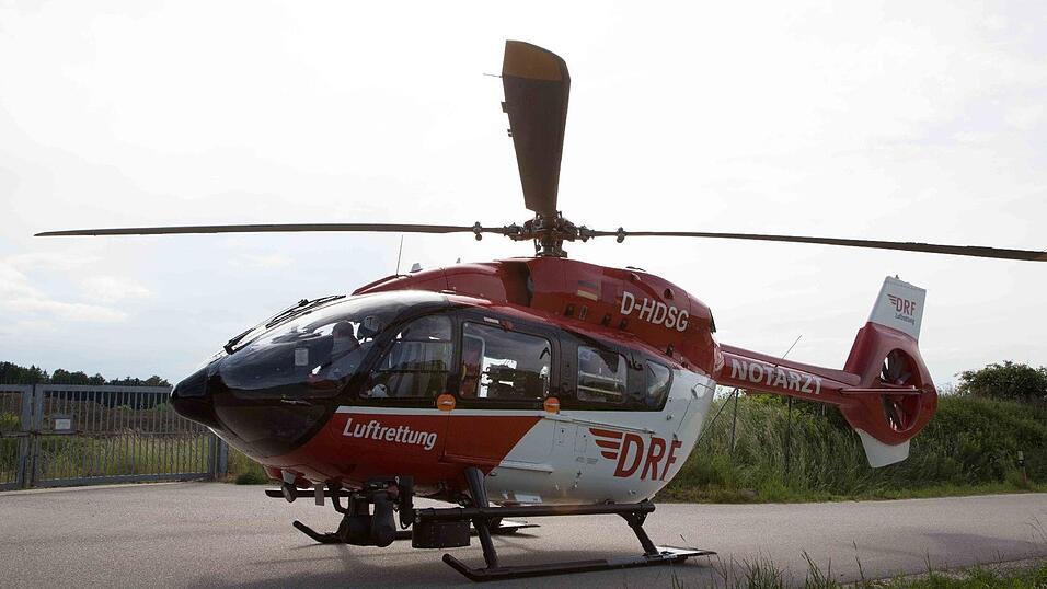 Unfall am Pfingstmontag in einem Waldst&uuml;ck bei Frontenhausen (Kreis Dingolfing-Landau). Dabei wurde ein 75-j&auml;hriger Mann schwer verletzt.