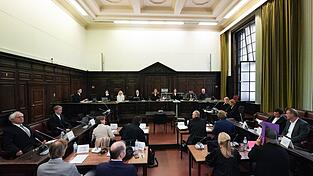Das Verfahren dreier Angeklagter im Block-Prozess wird nicht abgetrennt. (Archiv)