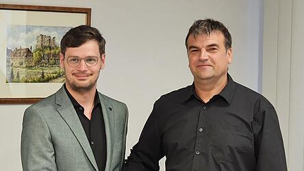 Karl Steinkirchner und sein neuer Stellvertreter Roland Pielmeier (rechts), der betonte: „Wichtig ist mir eine gute Zusammenarbeit mit Karl.“ Karl Steinkirchner und sein neuer Stellvertreter Roland Pielmeier (rechts), der betonte: „Wichtig ist mir eine gute Zusammenarbeit mit Karl.“