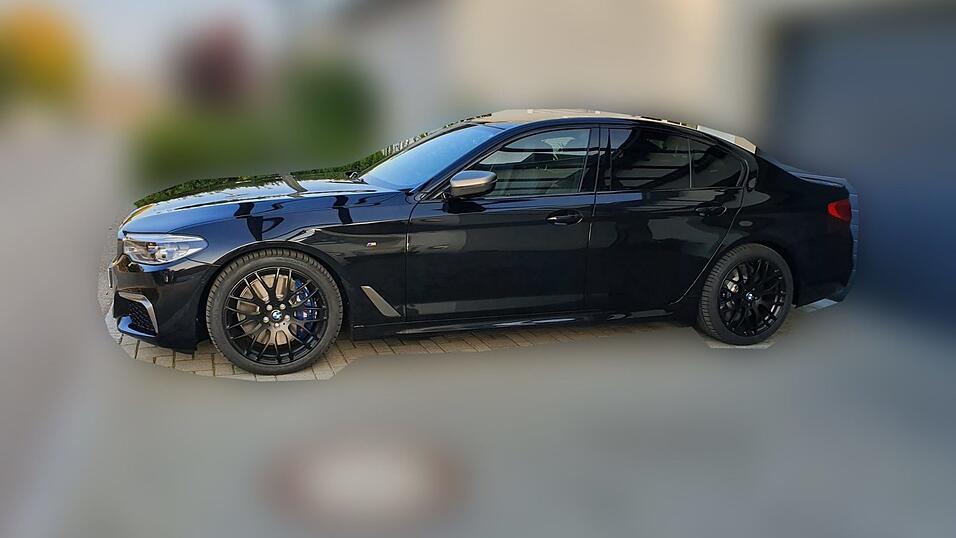 Der entwendete BMW (die Umgebung wurde aus Datenschutzgr&uuml;nden unkenntlich gemacht).