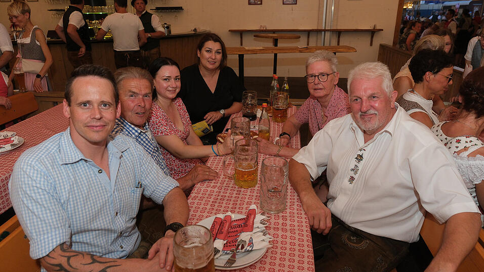 Die Partybilder vom Mittwoch, 16. August 2023, aus dem Festzelt Greindl. Die Partybilder vom Mittwoch, 16. August 2023, aus dem Festzelt Greindl.