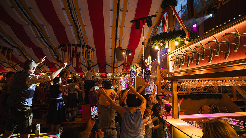 Die Partybilder vom Sonntag, 18. August, aus dem Festzelt Kr&ouml;nner.