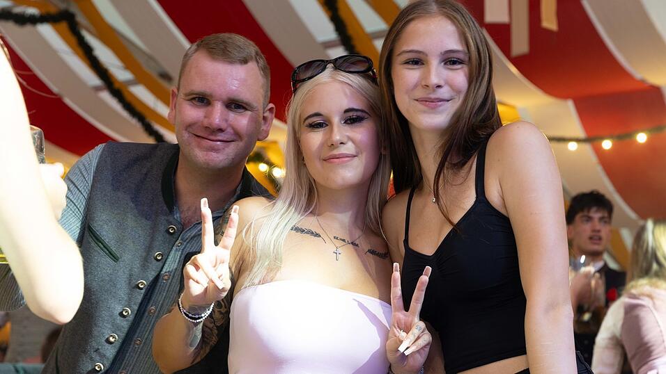 Die Partybilder vom Samstag, 8. August, aus dem Festzelt Krönner. Die Partybilder vom Samstag, 8. August, aus dem Festzelt Krönner.