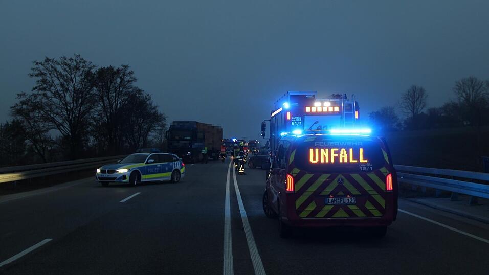 Gegen 16.30 Uhr wurde die Sperrung wieder aufgehoben.