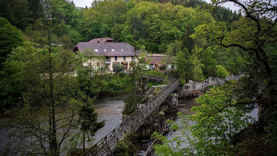 In dieser Pension in Passau wurden im Mai drei Leichen gefunden. Die Polizei stand vor einem Rätsel.