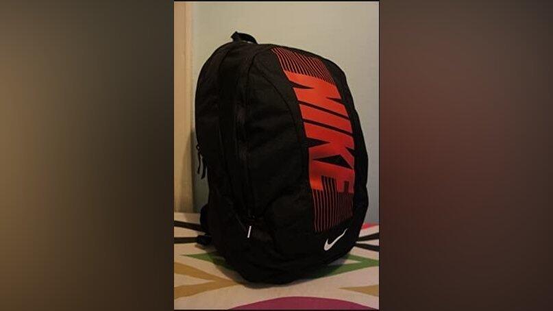 Einer der Täter hatte diesen Rucksack beim Raubüberfall dabei.