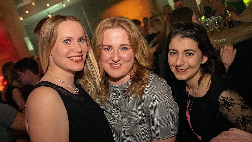 Die Stimmung bei den Partygängern am Samstagabend war prächtig. Die Stimmung bei den Partygängern am Samstagabend war prächtig.