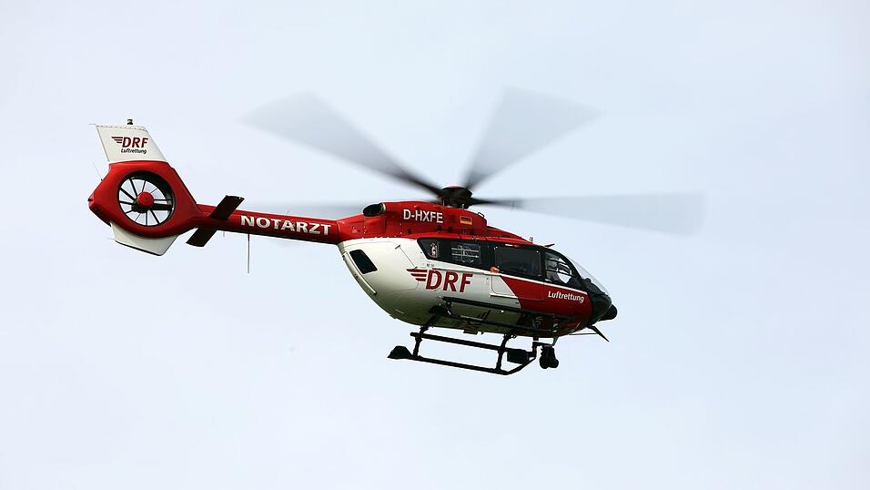 Der schwer verletzte Mann wurde in ein Krankenhaus geflogen. (Symbolbild) Der schwer verletzte Mann wurde in ein Krankenhaus geflogen. (Symbolbild)