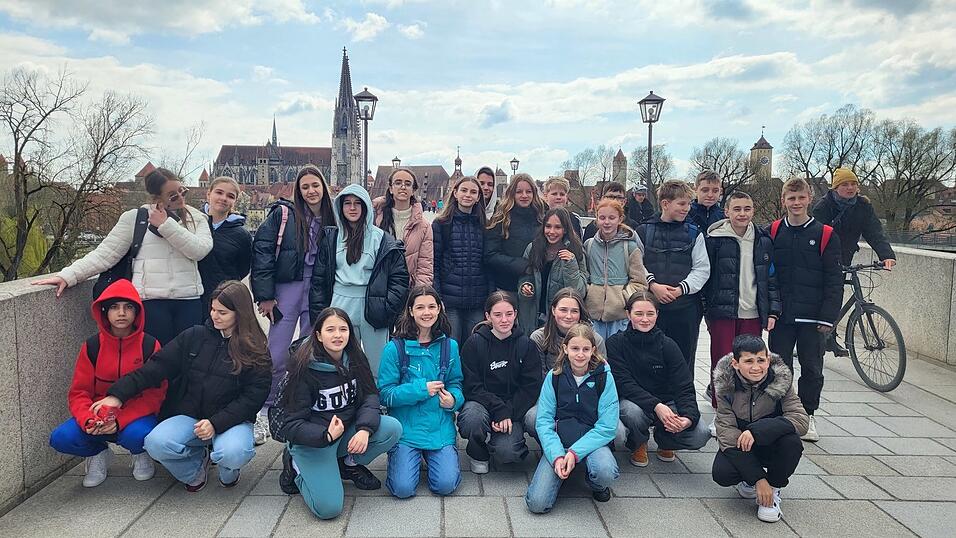 Die bayerischen und bulgarischen Sch&uuml;ler in Regensburg.