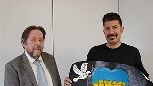 Ludwig Schmidlehner und Hadi Haddad arbeiten in der Integration von Flüchtlingen zusammen. Ludwig Schmidlehner und Hadi Haddad arbeiten in der Integration von Flüchtlingen zusammen.