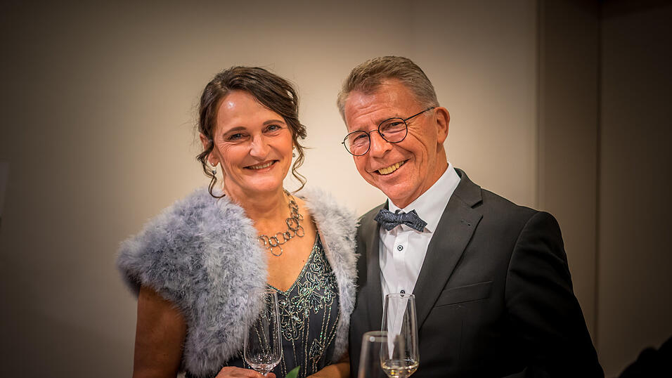 Anlässlich des 225-jährigen Bestehens veranstaltete das Landshuter Modehaus Oberpaur eine Jubliäumsgala - samt Vorführung historischer Abendkleider. Anlässlich des 225-jährigen Bestehens veranstaltete das Landshuter Modehaus Oberpaur eine Jubliäumsgala - samt Vorführung historischer Abendkleider.