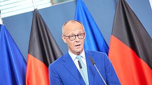 Kanzler Merz will trotz Wahlniederlagen der CDU weitermachen. Kanzler Merz will trotz Wahlniederlagen der CDU weitermachen.