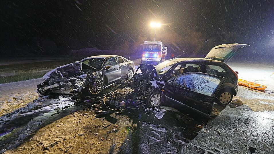 Die Polizei ermittelt zur Unfallursache.