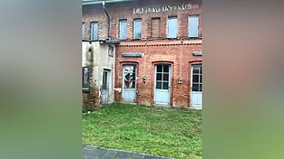 Die Haltestation in Laberweinting ist auch kein freudiger Anblick.