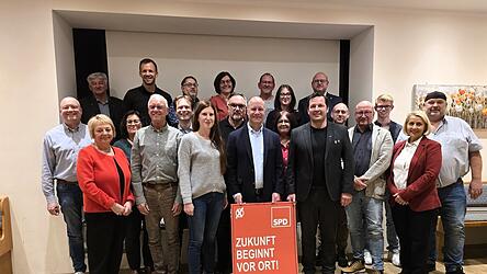 Die SPD-Kandidaten mit (ab 3.v.l.) Kreisvorsitzende Susanne Riedl, B&uuml;rgermeister und Osterhofener Ortsvorsitzende Thomas Etschmann sowie Matthias Meier als Ortsvorsitzender Gergweis.